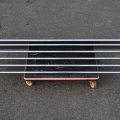 【ジモ取引終了7/10】≪yt1030ジ≫ ステンレス棚 パイプ棚 幅120cm W1200 壁掛け棚 厨房機器/網棚/天吊り/店舗/設備/ガレージ/DIY 現状品 51113-09の画像