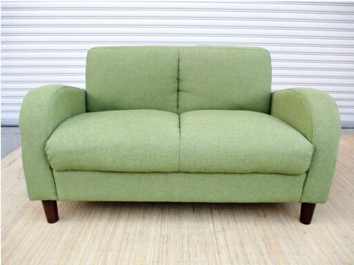 二人掛けソファ　ラブソファ　エメラルドグリーン　ファブリック　布　幅120㎝　デザイン　おしゃれ　かわいい　肘掛カーブ　インテリア