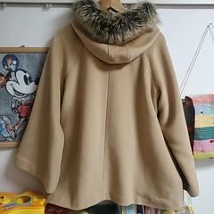 ベージュ  コートの画像