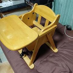 （商談中）木製子供用椅子（ベルト付き）の画像