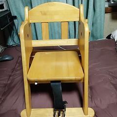 （商談中）木製子供用椅子（ベルト付き）の画像