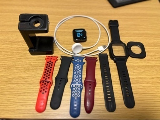 apple watch ~series4~ 44mm ベルト多数お付けします