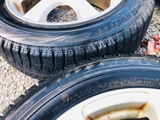 冬タイヤ 185/60R15 PCD114アルミ付きブリザック 4本組