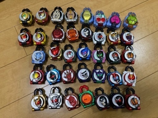 仮面ライダーガイム　戦極ドライバー　ロックシードDX16個SGGP36個被りなし