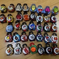 仮面ライダーガイム　戦極ドライバー　ロックシードDX16個SGGP36個被りなしの画像