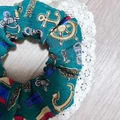 緑のシュシュの画像