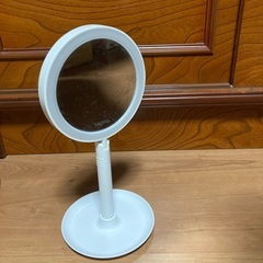 スタンド鏡の画像