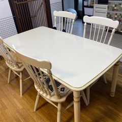 中古品珍しい白のカリモク！ダイニングセット
