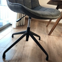 昇降・回転チェア　グレー　未使用品　高さ調節可能　回転しますの画像