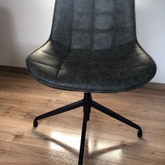 昇降・回転チェア　未使用品　2脚セット　グレー・茶色　高さ調節可能　回転しますの画像