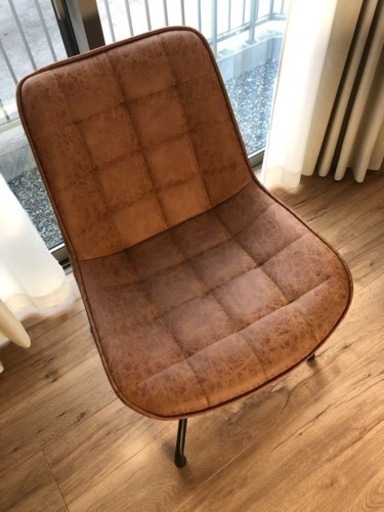 昇降・回転チェア　未使用品　2脚セット　グレー・茶色　高さ調節可能　回転します