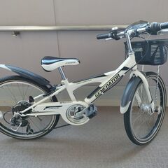 子供用の白い自転車【自動LEDライト変速6段階】
