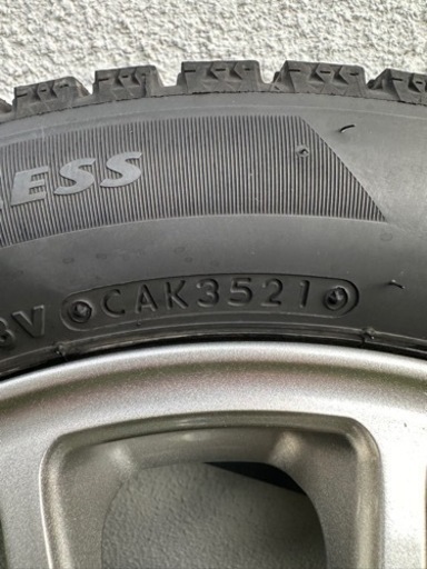 【受け渡し者様決まりました】スタッドレスタイヤ　155/65 R14