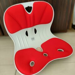 カーブルチェア ワイド 姿勢 骨盤 サポート クッション 椅子 骨盤から腰をサポートの画像