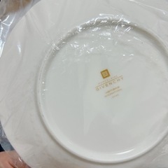 GIVENCHYお皿６点セットの画像