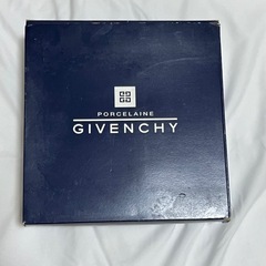 GIVENCHYお皿６点セットの画像