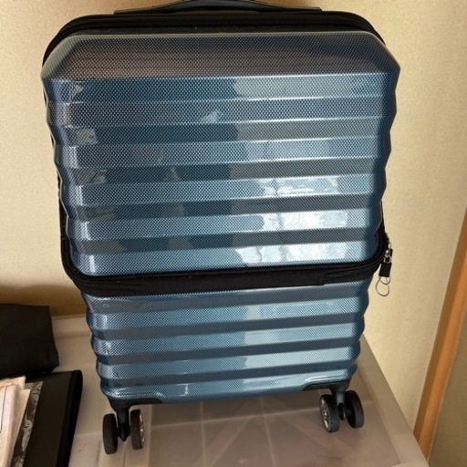 旅行カバン（キャリーバッグ）
