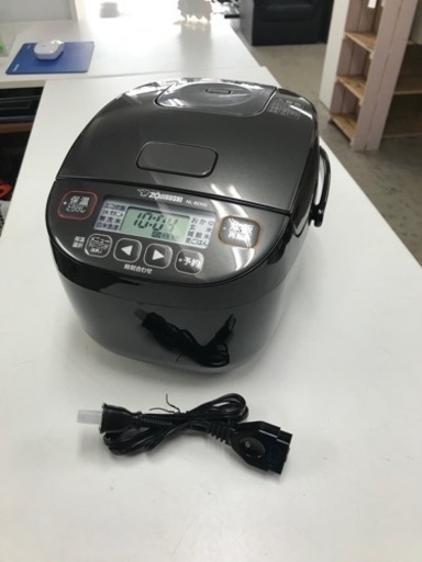 取引場所　南観音　K 2312-277 ZOJIRUSHI マイコン炊飯ジャー　2021年製　NL-BD05 3合炊き　動作確認済み　汚れ　キズあり