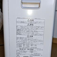 ファンヒーター　灯油タンク5リットル　ホワイト　12畳の画像