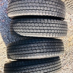 冬タイヤ 145R12 LT 軽トラ軽バン用タイヤ アルミ付き4本組の画像
