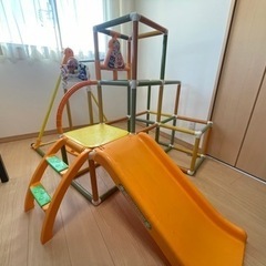 アンパンマン　ジャングルジム　すべり台　ブランコ　鉄棒の画像