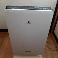パナソニック　ナノイー空気清浄機。