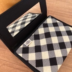 新品！ナラヤ ❤︎ ミラー付きポーチAの画像