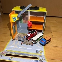 多少の値下げ可　トミカ　工事現場　おまけ三台付きの画像