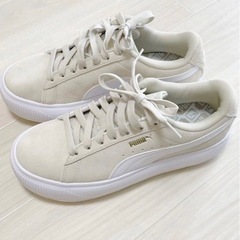 【新品未使用】PUMA スウェード　マユスニーカーの画像