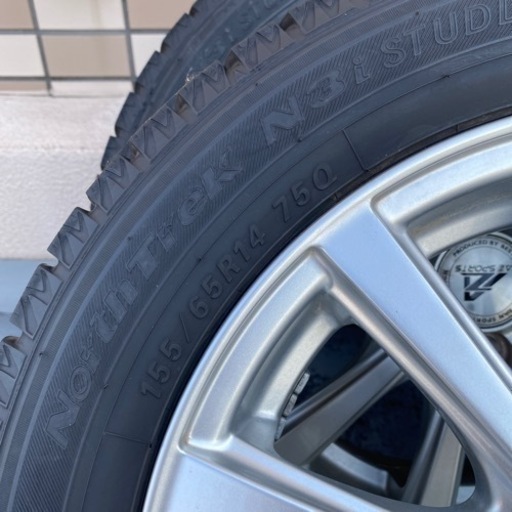 中古　スタッドレスタイヤ　ホイール付き　155/65R14