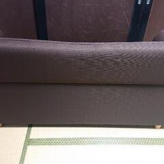 きれいなブラウンのソファの画像