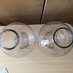 ガラス製フラワーベース(直径約15cm×高さ約22cm)の画像