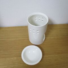 MUJIの磁器アロマポットの画像