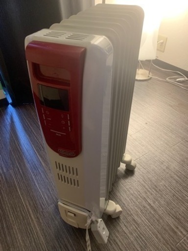 デロンギ　オイルヒーター　型番:KHD410812-RD