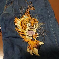 山本寛斎 ジーンズ 虎の画像
