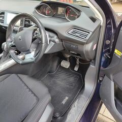6.1万キロ平成２７年式プジョー３０８SW　車検付き　パノラマルーフの画像