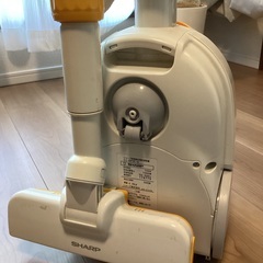 シャープ　掃除機　イエロー　2015年製の画像