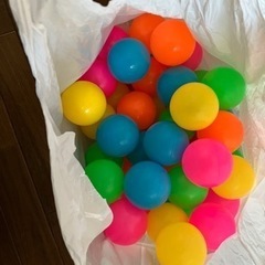 おもちゃ　ボール