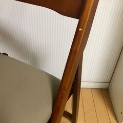 ⭐️取りに来れる方限定。折り畳み木製椅子⭐️の画像