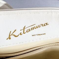 引き渡し決定しました♪　ペットボトルの烏龍茶と交換で！✨Kitamura　キタムラ　レザー　ハンドバッグ　ホワイト　小銭入れ付きの画像