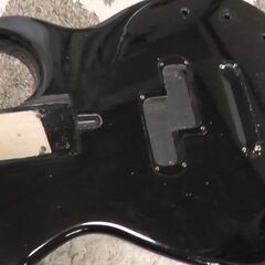 ベース　ネック3本　ボディー１つの画像