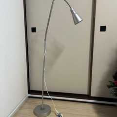 ikea 読書ランプ