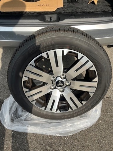 【売ります】デリカD5 純正18インチホイルタイヤ 4本セット