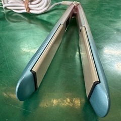 AKIRA アキラ ヘアアイロン ストレート＆カール 2way 25mm 最高230℃まで 海外対応 ヘアケア LEDスクリーン付き (マルチカラー)の画像