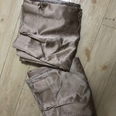 カーテン　2枚セット