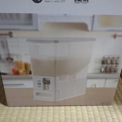 ニトリ米びつ　12kg  （SS-12 WH） の画像
