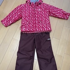 【値下げしました】110cm スキーウェア上下セット 女の子の画像