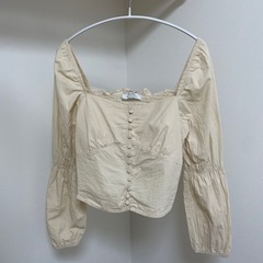 レディース  トップス　春服　ショート丈