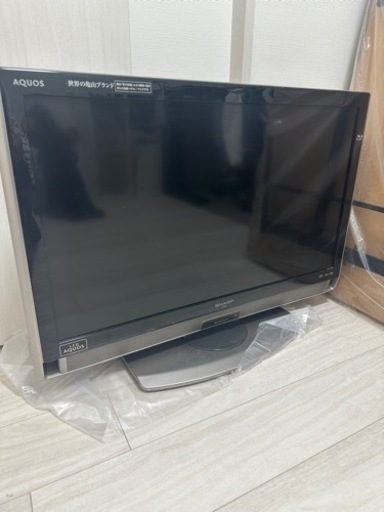 SHARP製　液晶テレビ32型　　Blu-ray内蔵　2011年製　リモコン説明書あり