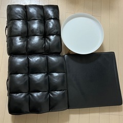 【差し上げます】フロアクッション？2個、ニトリの座布団？1個、脚...